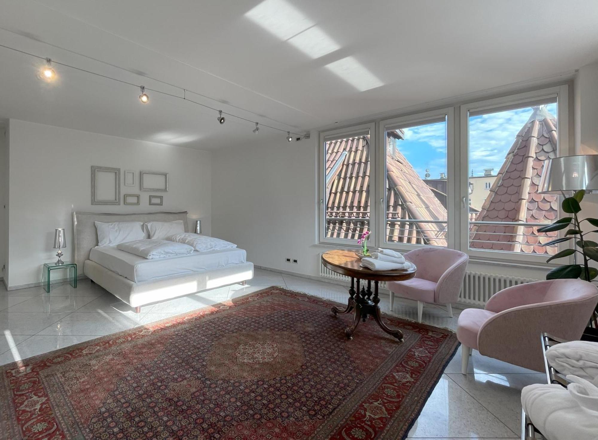 Artist House *