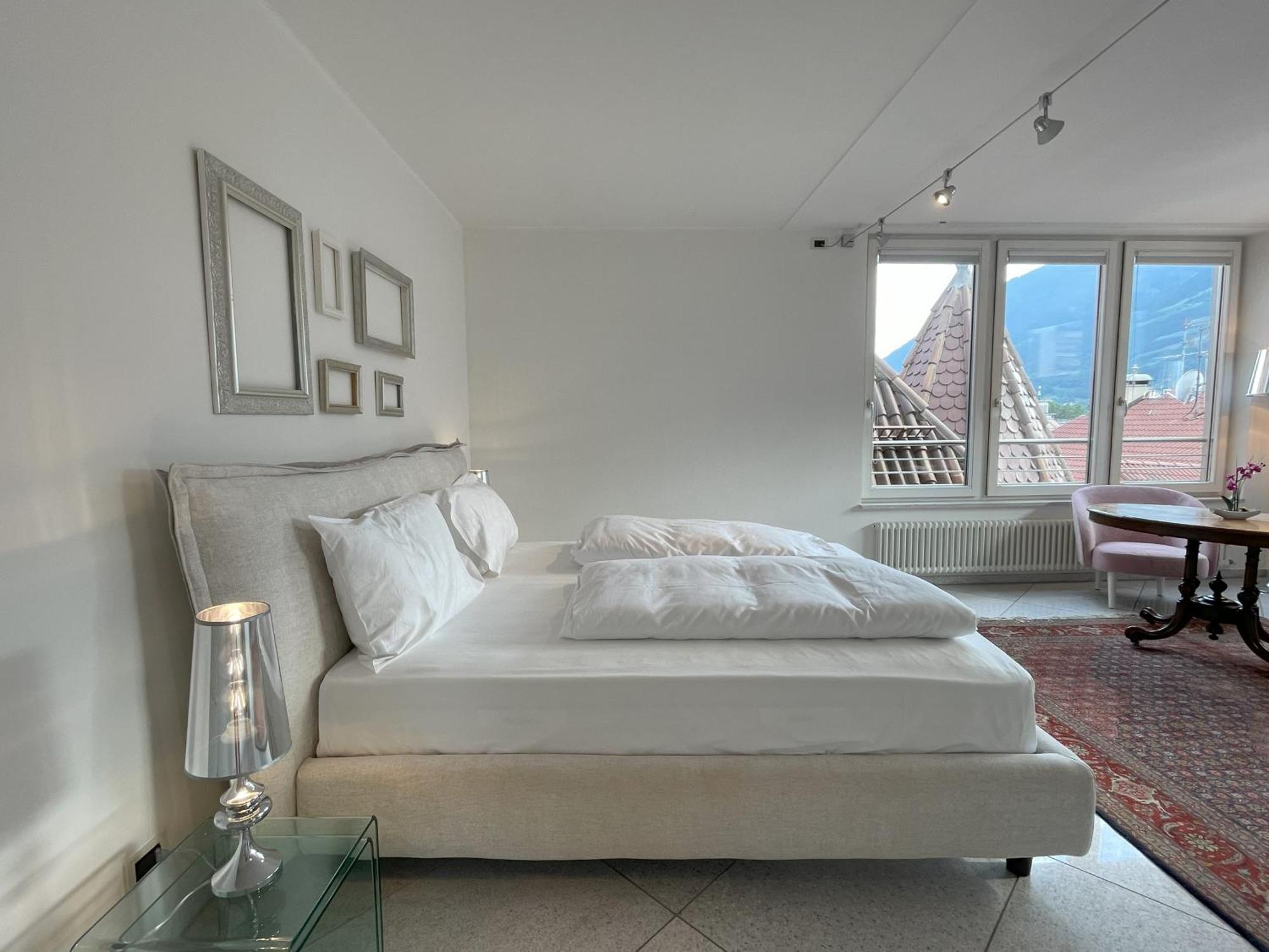 Artist House Apartment *